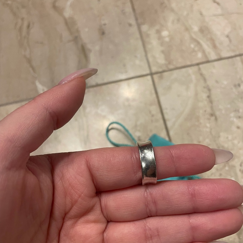TIFFANY & CO. RING/ BAND - Picture 2 of 5